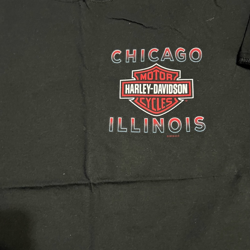 Harley-Davidson Black and Red Chicago Tee Wrigleyville ILLINOIS 2019
